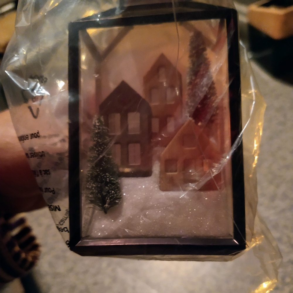 Bath and Body Works Winter land Lantern Wallflower Plug in..Lights Up - Picture 3 of 3